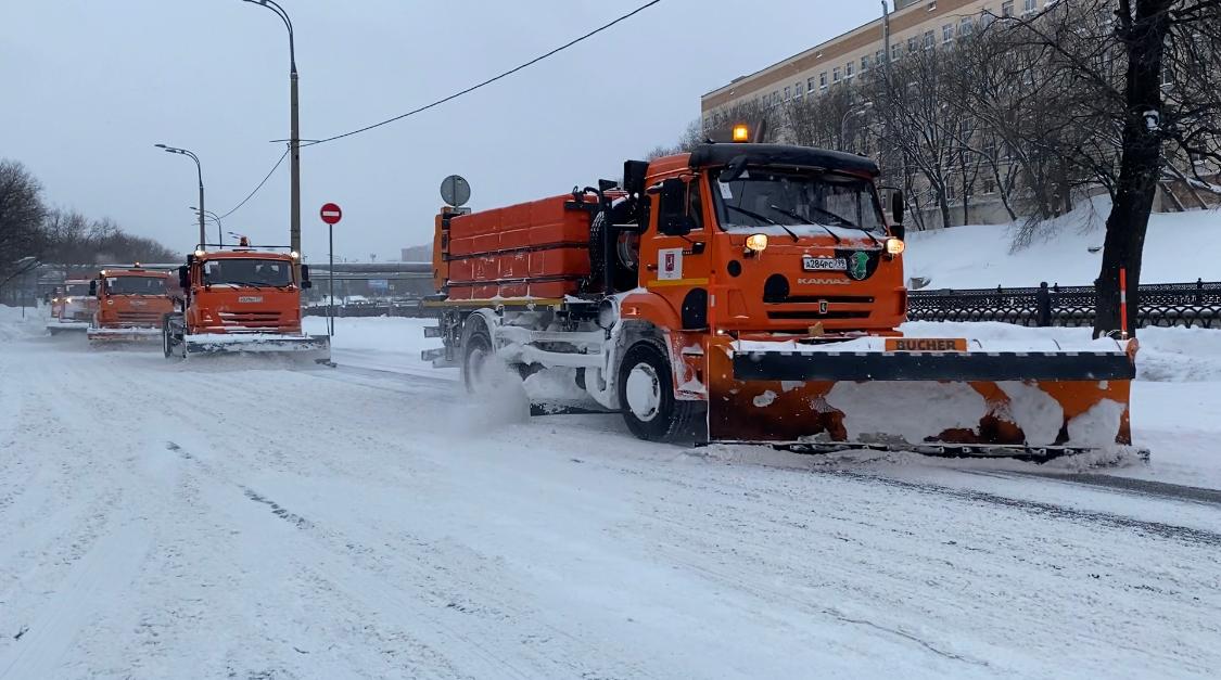 С начала снегопада в ВАО убрали 721 тысяч кубометров снега