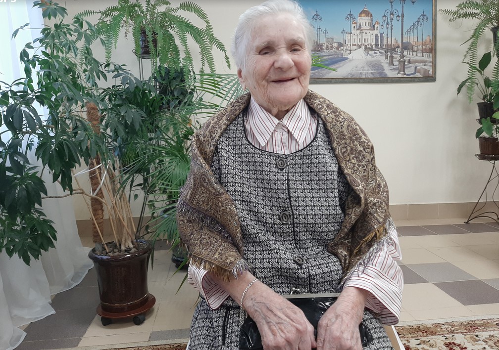 99-летняя Анна Губанова с 16-й Парковой легко перенесла «Спутник V»