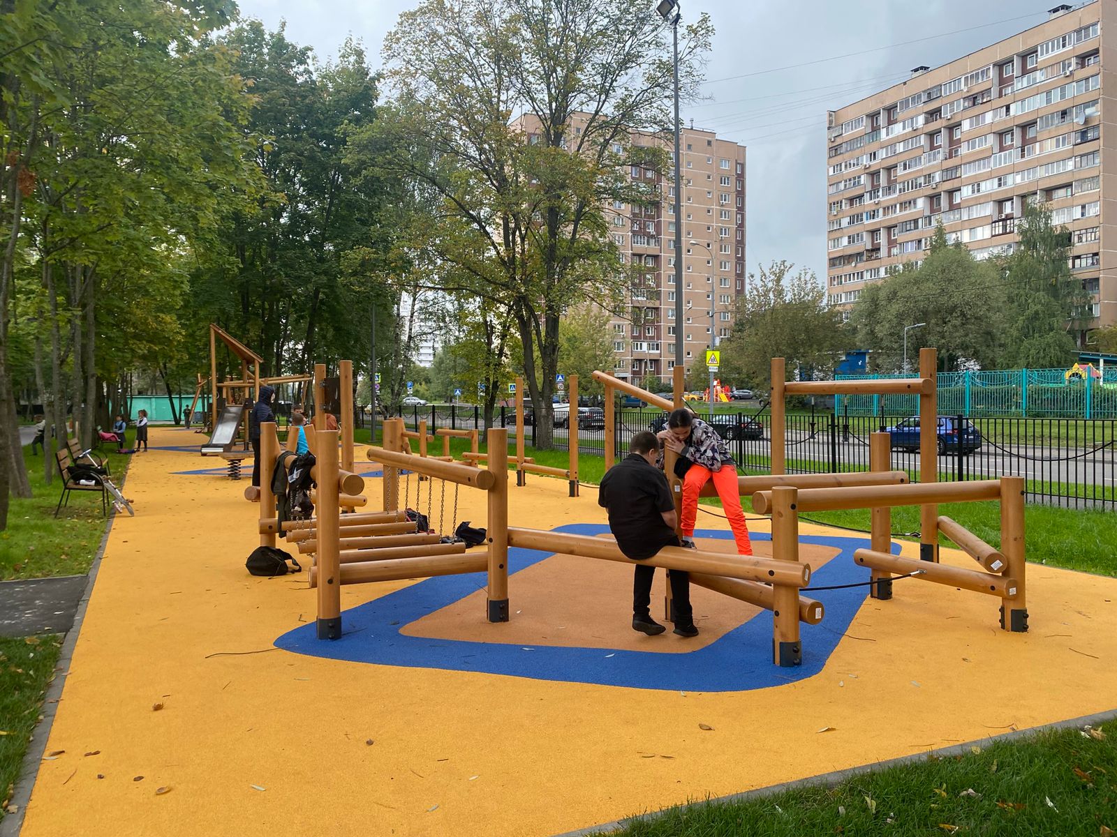 В Гольянове обустроили футбольное поле и площадки для воркаута и тенниса