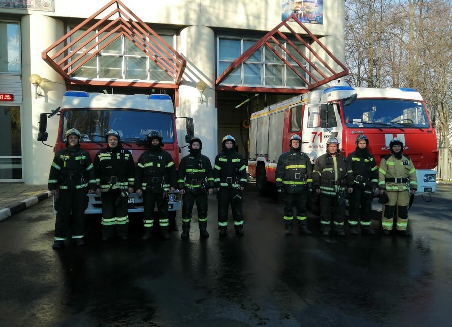 При пожаре на Свободном проспекте спасли девушку