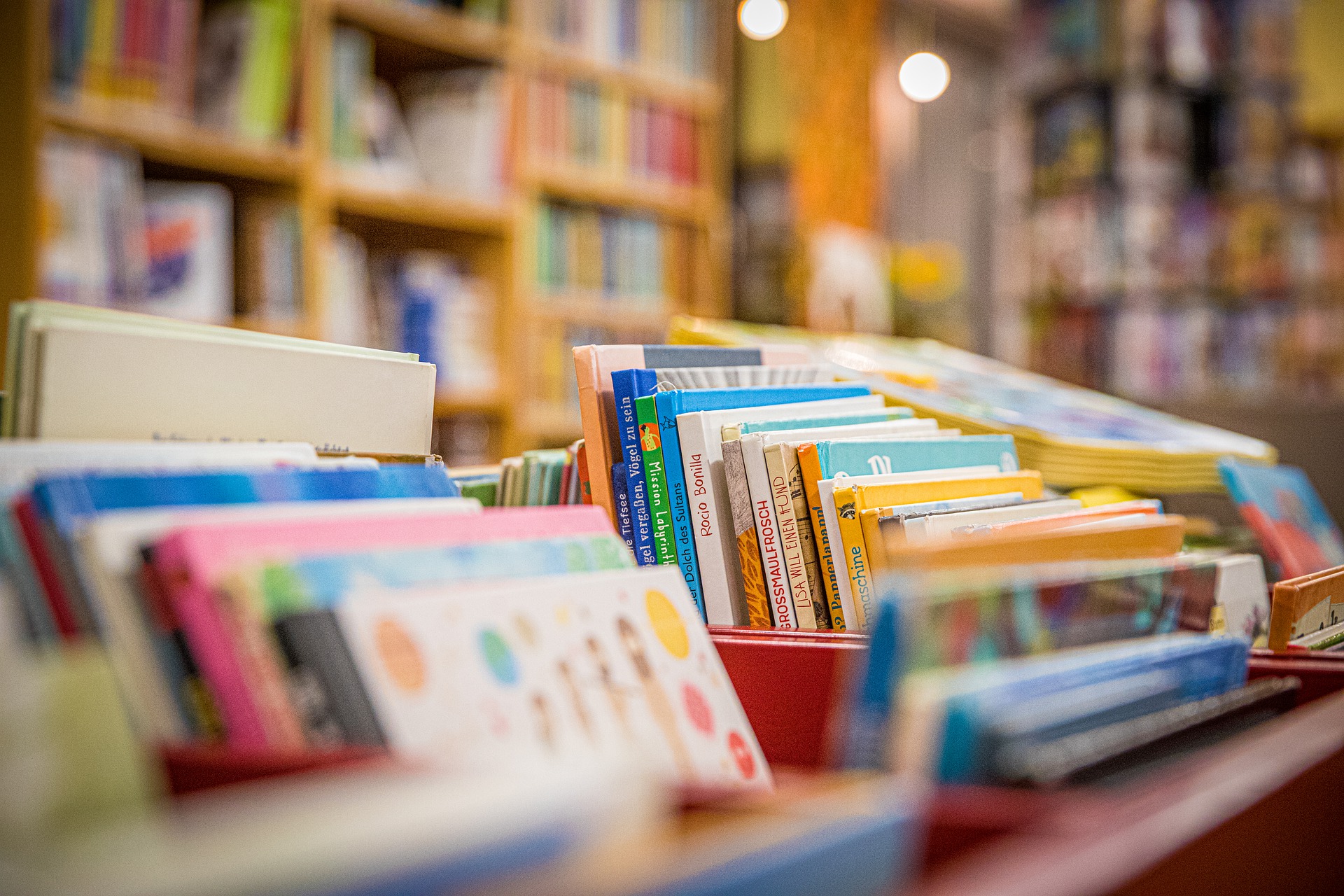 В библиотеках ВАО раздадут около семи тысяч списанных книг