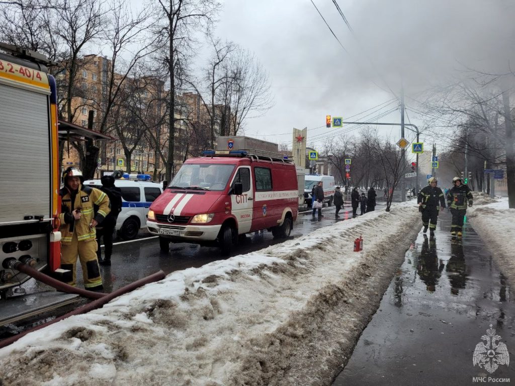 При пожаре на бульваре Маршала Рокоссовского спали пятерых человек