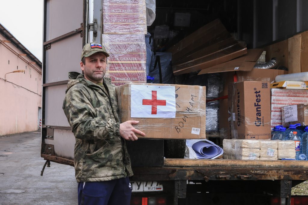Читатели «ВО» помогли собрать целую машину гуманитарного груза для Донбасса