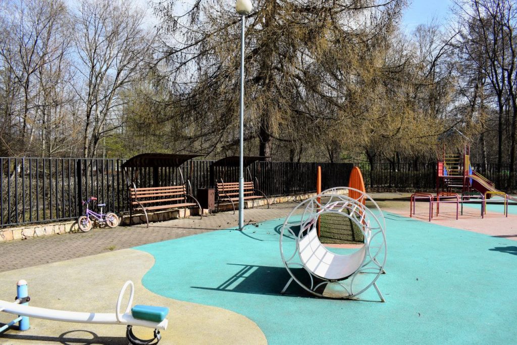 В парке «Сокольники» открылась детская площадка «Изумрудный город»