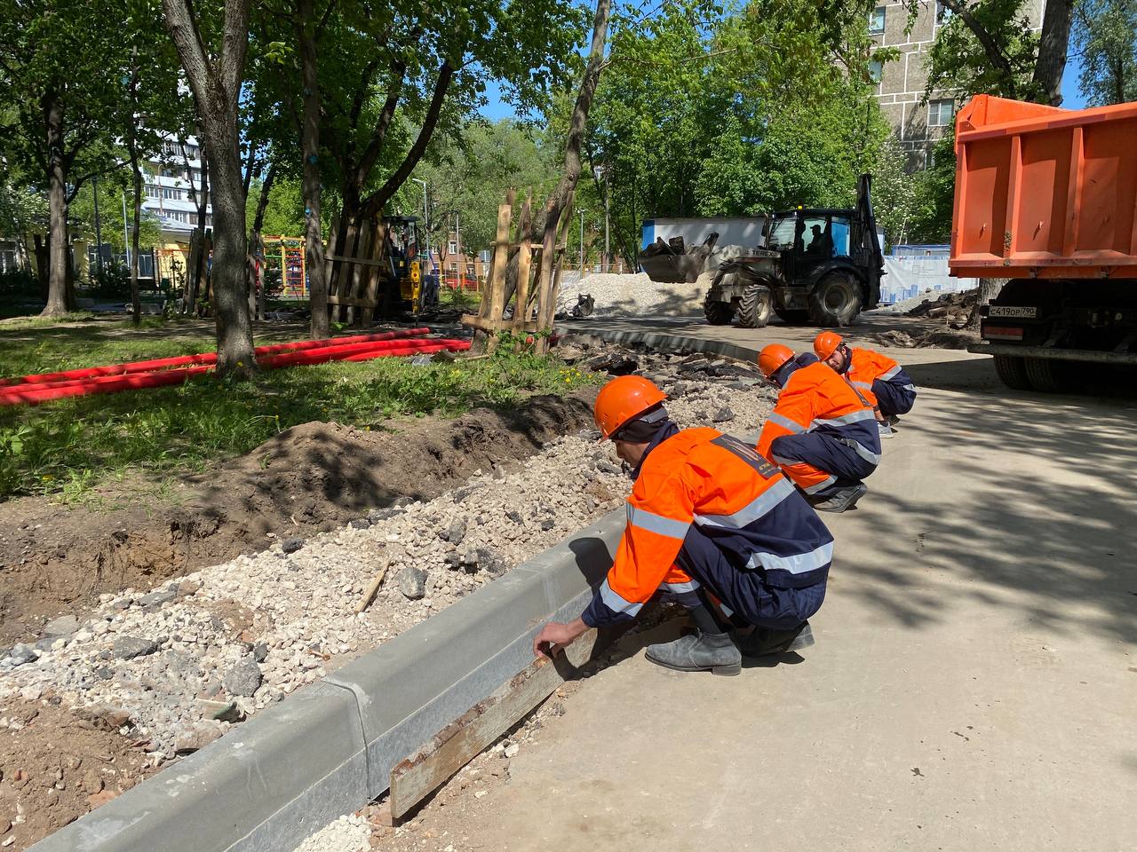 Продолжается благоустройство квартала в районе Перово | 19.05.2023 | Москва  - БезФормата