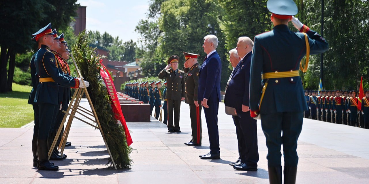 Александровский сад в москве схема