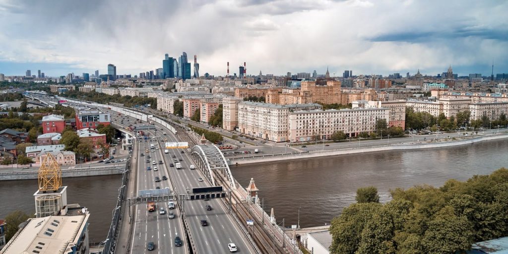 Около 1,5 млн человек проголосовали в первый день выборов в Москве