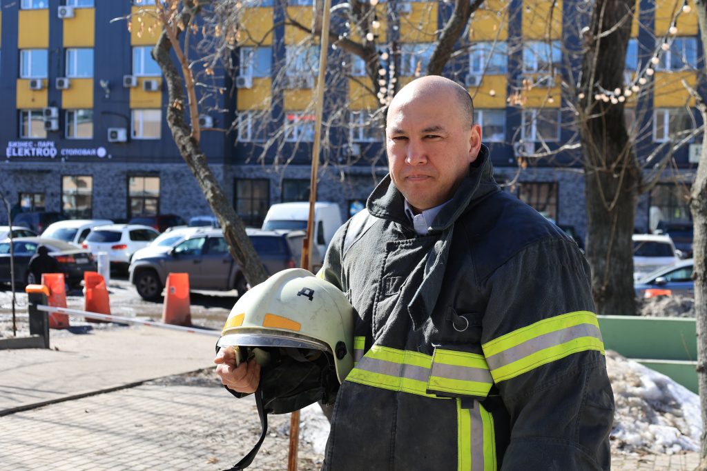 Спасатель-доброволец из Новогиреево разбирал завалы после теракта в «Крокусе»