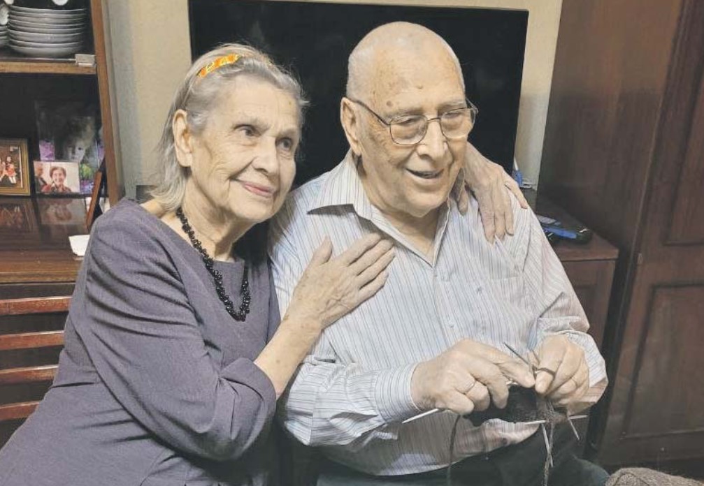 Супруги Нееловы из Новогиреева в свои 90 лет помогают участникам СВО