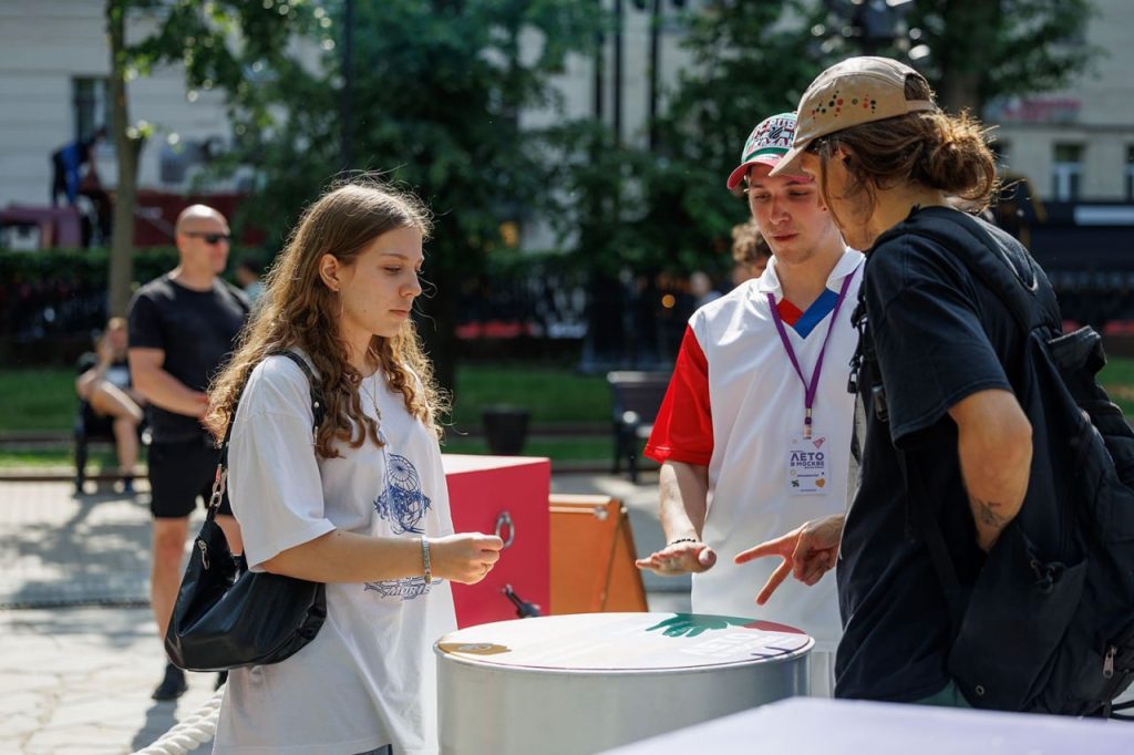 В Москве названы пять финалистов чемпионата по игре «Камень, ножницы, бумага»