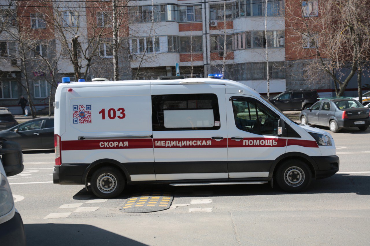 За непропуск скорой помощи в Новокосине лишили прав на три месяца