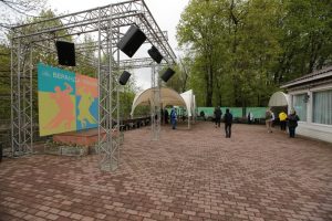 Танцевальную веранду в парке “Сокольники” перенесли к пруду