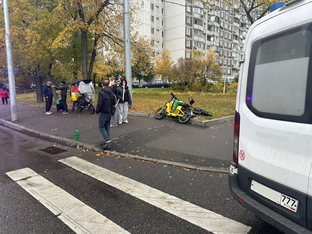 В Перове электросамокаты разлетелись и ушибли бабушку