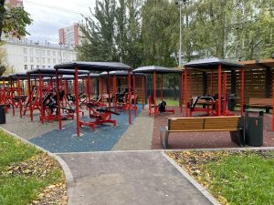 Собянин: новые спортивные площадки появились в Ломоносовском районе